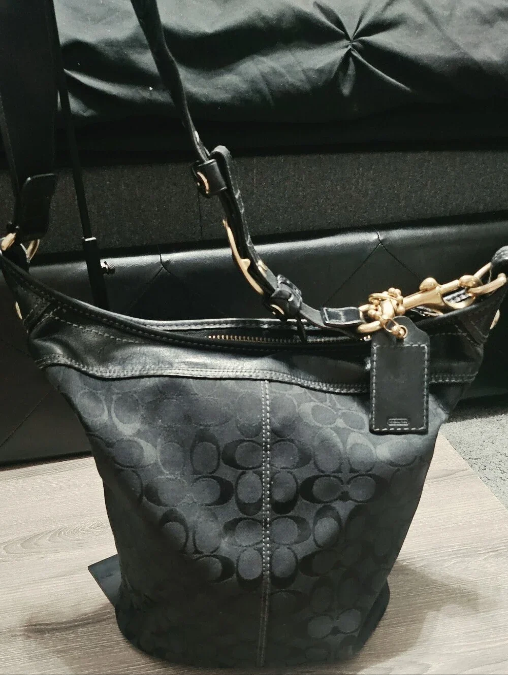 Vint/Auth. Y2K Monogram Coach Bleecker Duffle Bucket Bag Black/Gold G0768-11438